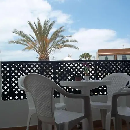 Puerto Del Carmen Sleeps 4 Pool Wifi شقة